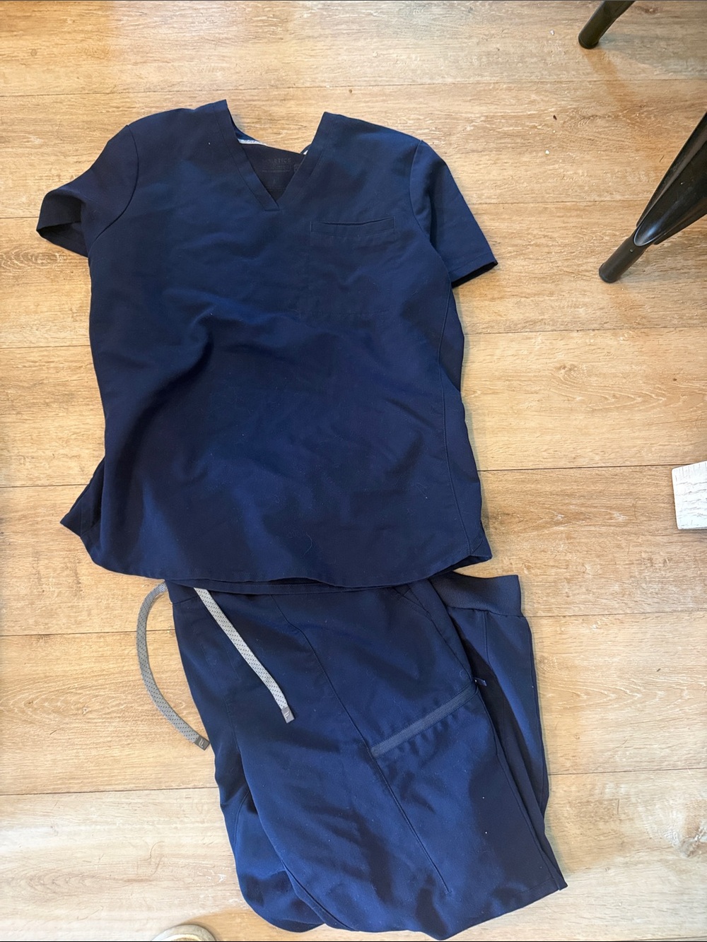 Fabletics scrub set